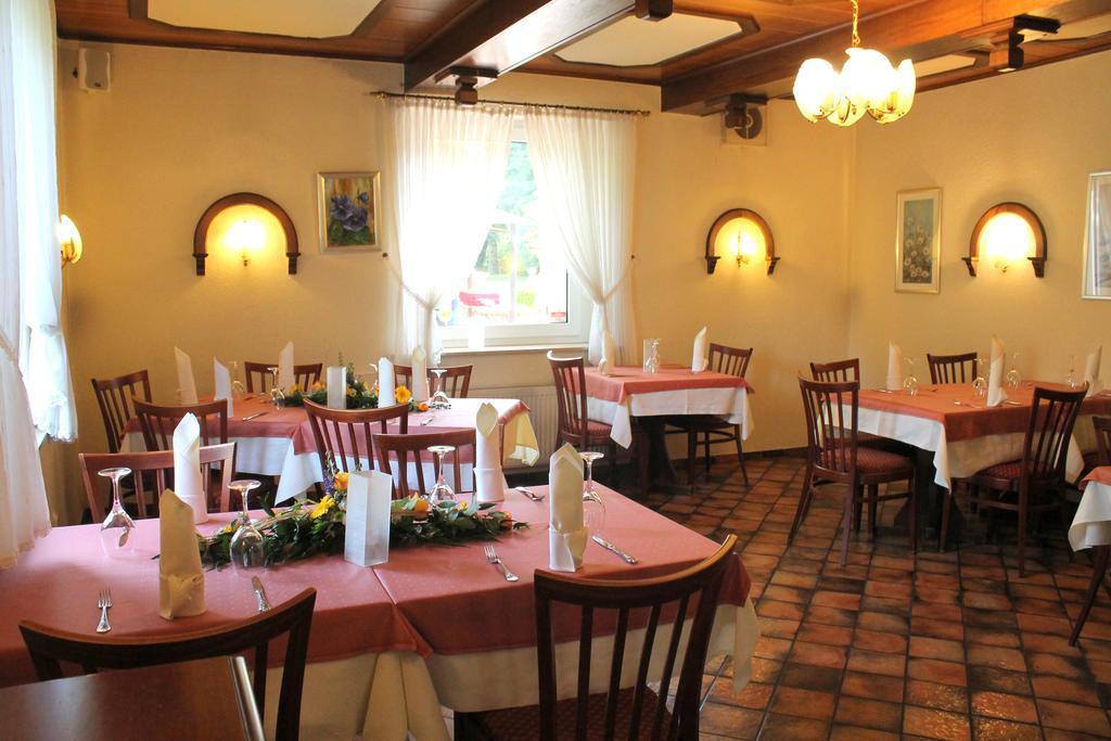尤洛霍夫餐厅&酒店 杜伊斯堡 外观 照片